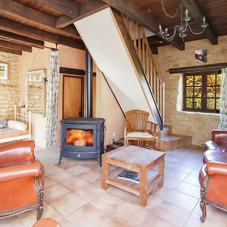 Secluded Holdiay In Saint-cirq-madelon With Terrace In Luxury Of Nature