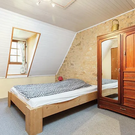 Feriehus Secluded Holdiay In Saint-cirq-madelon With Terrace In Luxury Of Nature Milhac