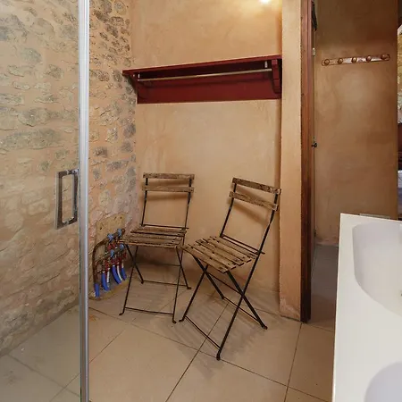 Secluded Holdiay In Saint-cirq-madelon With Terrace In Luxury Of Nature Feriehus *